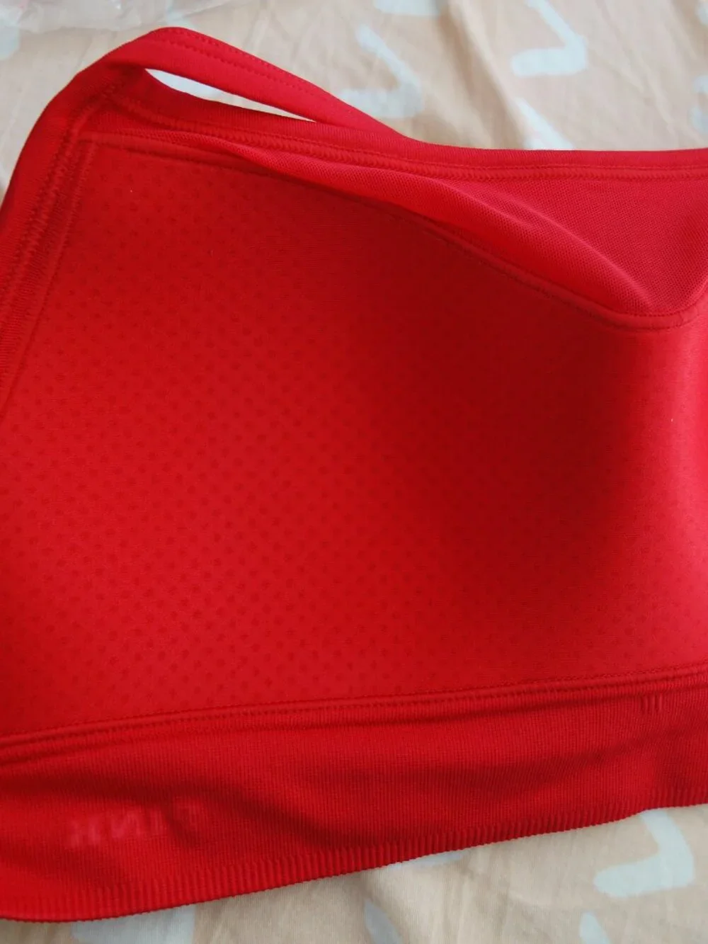 VS PINK SEAMLESS AIR LIGHT-SUPPORT SPORTS BRA (M) Red Pepper NWT!